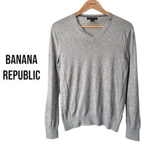BANANA REPUBLIC Luxury Blend V Neck Sweater | Light Grey | Men’s Medium